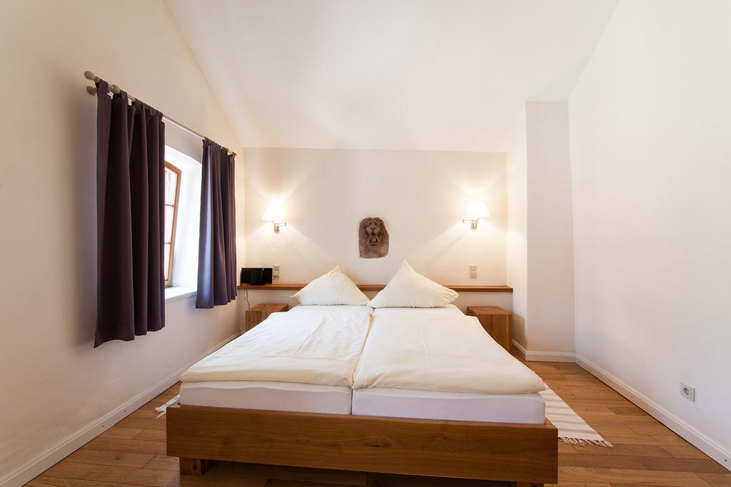 Weingut & Gaestehaus Giwergreif Wasserliesch Room photo